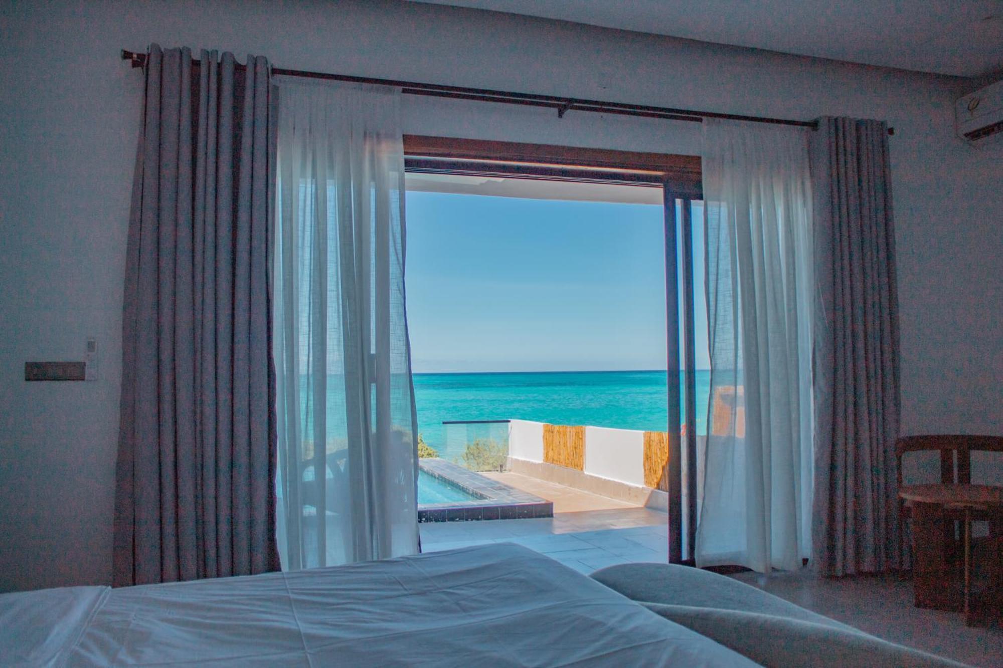Oasis Blu Beach Resort-Adults Only Нунгви Екстериор снимка