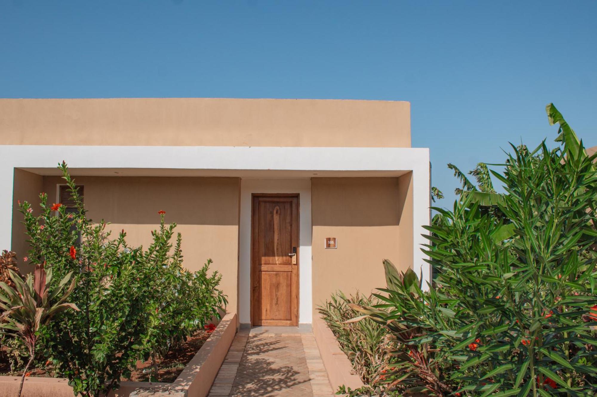 Oasis Blu Beach Resort-Adults Only Нунгви Екстериор снимка